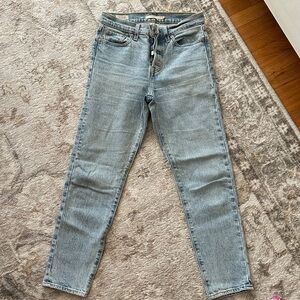 Levi’s Wedgie Full length Light Wash Women's High-Rise Straight Jeans 26